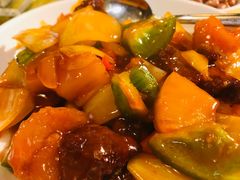 菠萝咕咾肉配大虾-龙图阁海鲜饭店