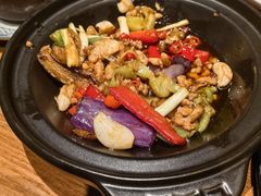 -云海肴·汽锅鸡·云南菜(天山百盛优客店)