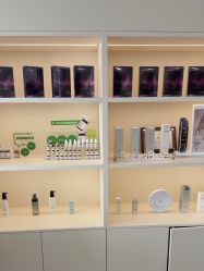 -JNK皮肤管理中心