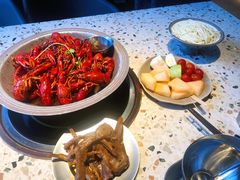 招牌酱香小龙虾-辣皇朝小龙虾(六一店)