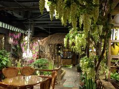 -春天里·老街坊餐厅(港隆广场店)