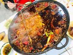 红汤锅底-石灰市老火锅(北滨路店)