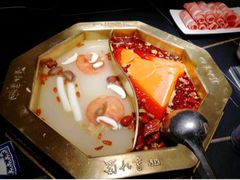 鸳鸯锅-蜀九香火锅(彩虹店)