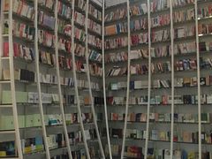 -钟书阁(松江泰晤士小镇店)