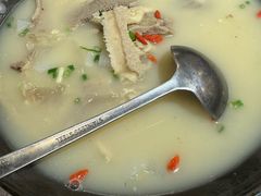 -霄汉牛三鲜湖北砂锅菜(万松园2店)