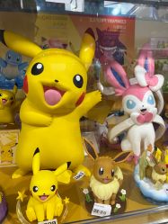 -逝水玩具折扣店