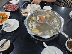 -牛一煲美食(江高店)