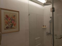 -深圳富苑皇冠假日套房酒店