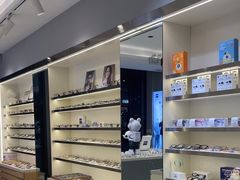 -视野联行眼镜·蔡司·尼康·豪雅·依视路(青浦宝龙店)