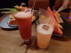 -FOUR PLAY BAR