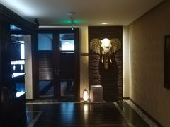 -华凌牛庄西餐厅(乌鲁木齐华凌美爵大饭店)