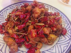 辣子鸡-霄汉牛三鲜湖北砂锅菜(万松园2店)