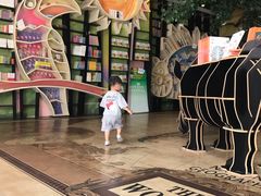 -钟书阁(松江泰晤士小镇店)