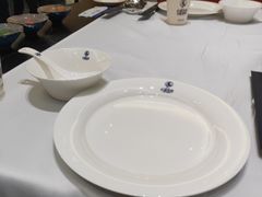 -红鼎豆捞·非遗鲍皇汤火锅(宝丰路店)