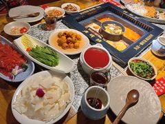 -老牌坊云南鱼豆花火锅(哈西万达店)