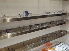 -视野联行眼镜•蔡司•依视路(温江店)