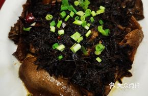 Braised Duck with Pickled Mustard Leaves