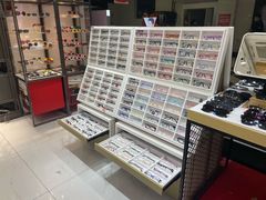 -美式眼镜·授权蔡司.依视路.尼康.豪雅.明月(人民广场店)