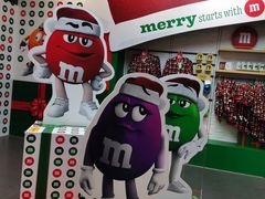 -m豆巧克力世界(上海世茂广场店)