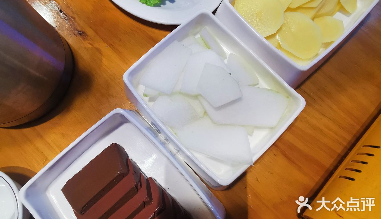 这次我要介绍的是位于上沙金地花园的“壹牛火锅”