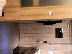 -西安大雁塔科技大学地铁站亚朵酒店