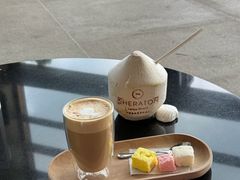 -亚龙湾喜来登·美景台大堂吧