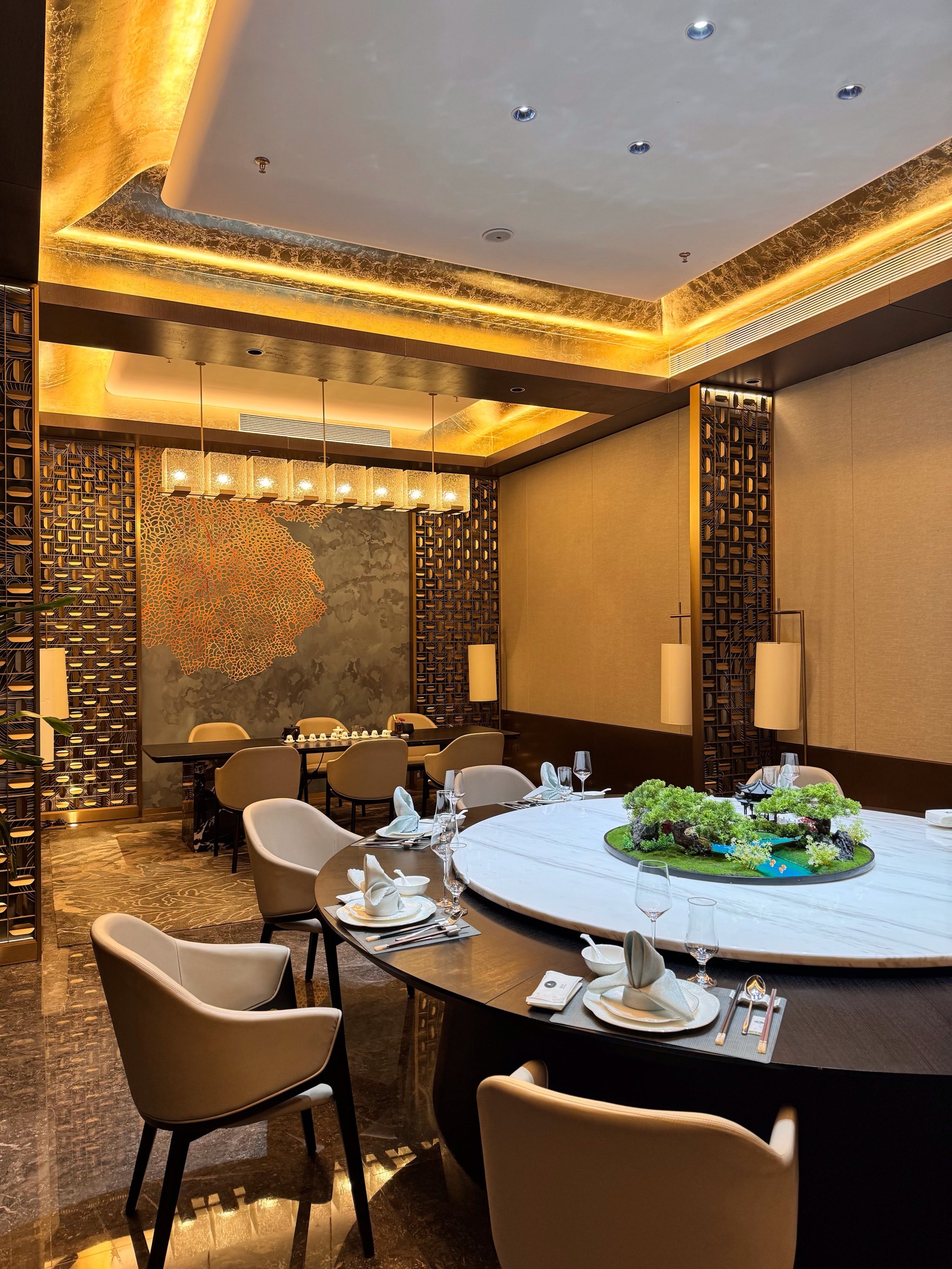 以前累了偷偷流泪[大哭]现在累了偷偷开背