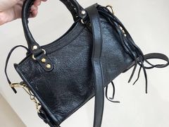 -BALENCIAGA(恒隆广场店)