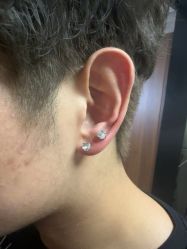 -鳌首刺青纹身 穿孔饰品店