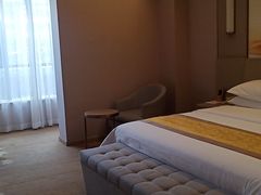 -维也纳国际酒店·西京医院胡家庙地铁站店