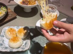 会拉丝的生煎包-东南里湖景餐厅·新闽菜(浦西万达店)