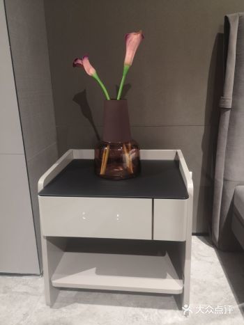 我这个人不喜欢让家里的一些橱柜或者是一些墙旁边的支架