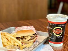 蘑菇芝士汉堡-FATBURGER 特富客汉堡(外交公寓店)