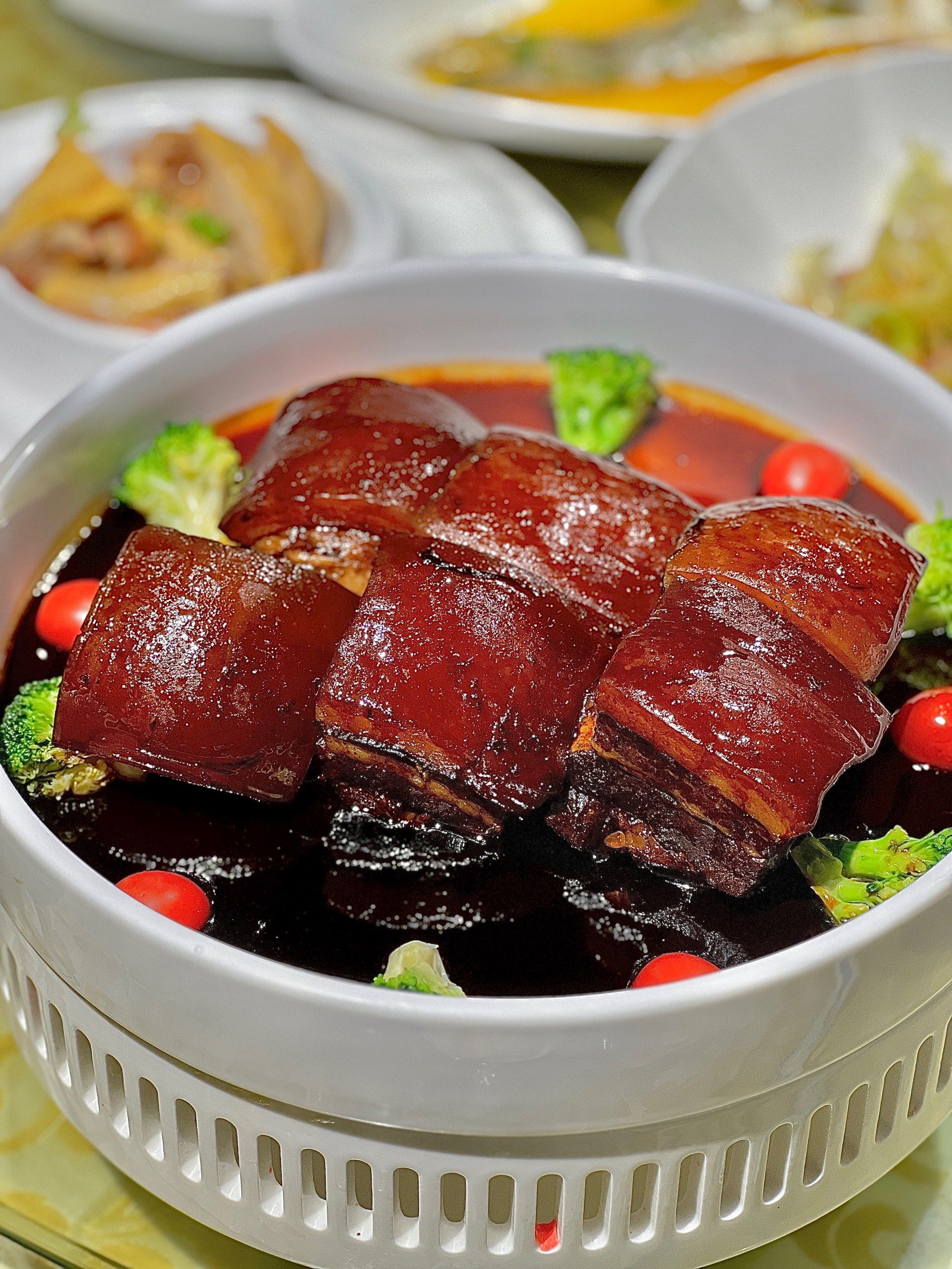 在老杭州的老墙门里⛩吃了顿杭帮菜📣