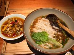 -百春原湖南牛肉粉(百联世纪店)