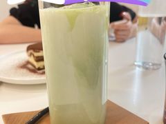 抹茶拿铁-YECLIP COFFEE黄色回形针咖啡