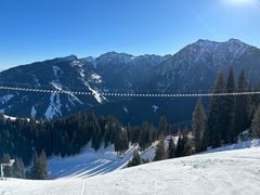 -丝绸之路山地度假区滑雪场