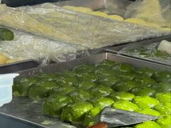蛋黄肉松青团-沈大成(南京东路店)