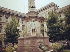 -斯福尔扎古堡