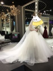 -Lady  Jane高端婚纱礼服馆