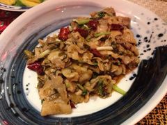 酸腌菜炒肉-紫滇源云南生态菜