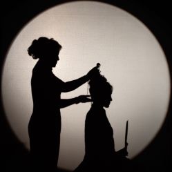 -洋洋婚纱品牌集合店