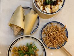 -正南齐北·老街糯米团(洪崖洞店)