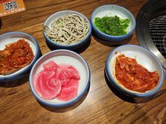 -明洞阿姨·韩式酱蟹烤肉·创意料理(三元桥店)