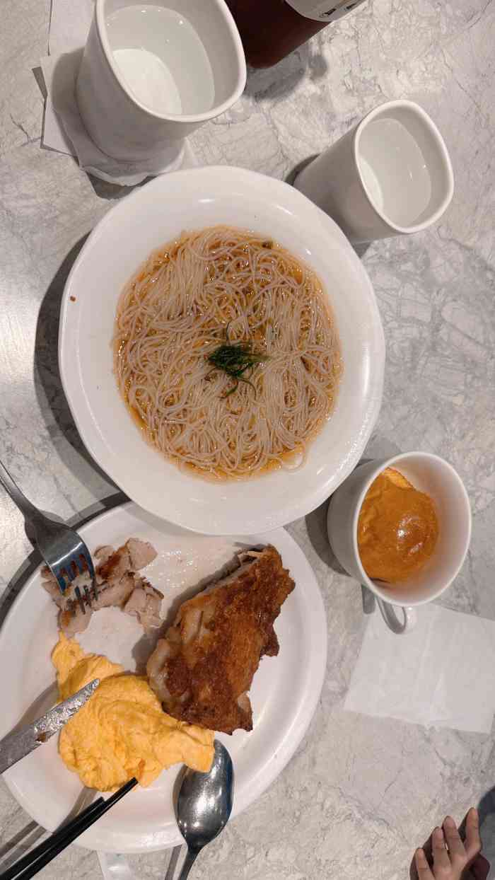 翠华餐厅(正佳广场店)-"经过过几次,都很多人排队.港式风味,比较.