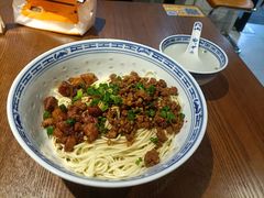 -辣肉面大王(天平路店)