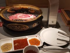 -山焱·炭火自助烤肉(周浦万达店)