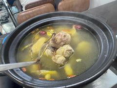 五指毛桃石橄榄鸡煲-金龙·打边炉(南京西路店)