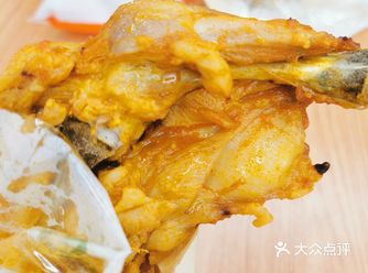 奥尔良鸡腿 超级大一个奥尔良鸡腿,加热之后吃太爽了