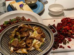 经典葱爆小羔羊肉-悦融·京鲁菜·露台花园(安定门店)